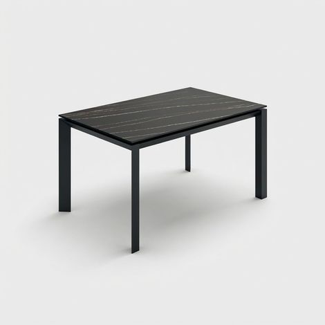 Mesa de comedor extensible de cerámica con patas de metal Linear - Negro