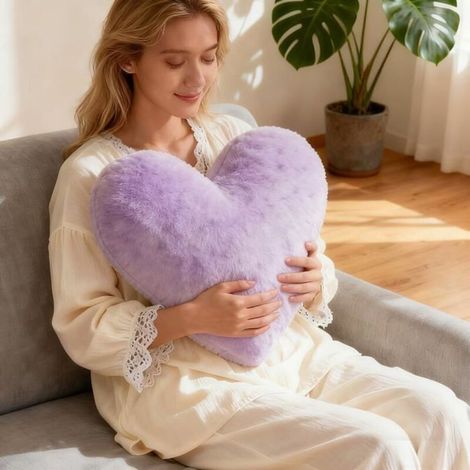 Morbido cuscino a forma di cuore 46 x 36 cm, romantico cuscino in peluche, ideale per il divano. (1/5)
