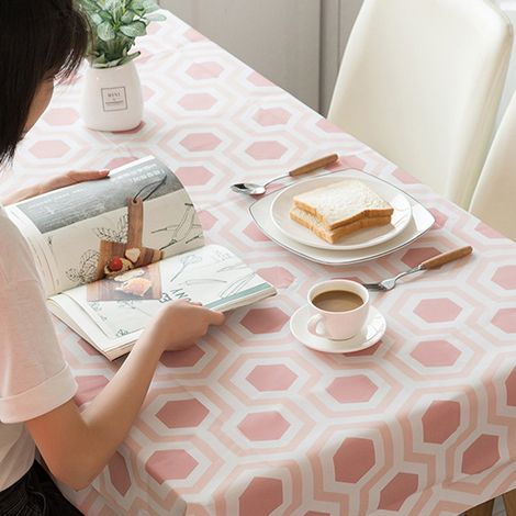 Tablecloth Plastic - 137 x 180 cm - Waterproof Disposable Table Cover - Plaid Design - For Indoor Outdoor Events Picnics Barbecues - 3 Pack (1/5)
