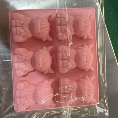 Silikon-Eiswürfelform in Form einer Highland-Rose-Kuh - 1 Stück-lsw (1/2)