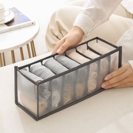 Scatola di stoccaggio grigia per lingerie, con 7 scomparti e 1 divisore per cassetti pieghevole, ideale per la casa, il guardaroba e i viaggi. (1/5)