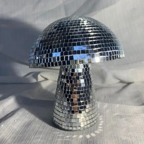 Boule décorative miroir argent pour événements et scénographie intérieure (1/5)