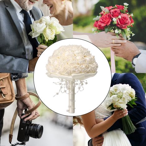 Bouquet de mariée délicat orné de perles artificielles en cristal et de fleurs décoratives de mariage (1/5)