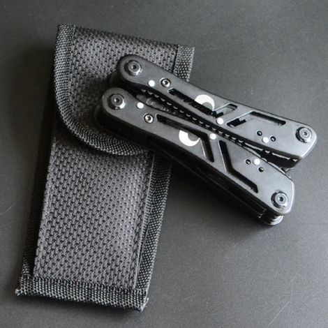 Outil multifonction comprenant pince, couteau de poche, tournevis, lime, ouvre-bouteille et scie, idéal pour le camping en plein air. (1/5)
