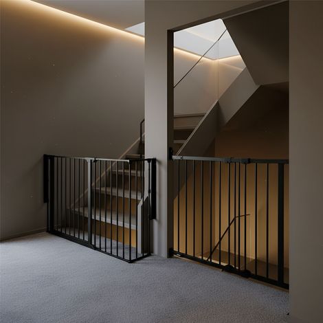 Safetots Barrière de Sécurité Enfant Escalier, Noir, Système Multi-Panneaux jusqu à 174cm, Fixation à Vis 67-105,5cm (1/5)