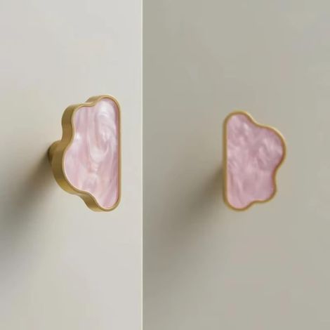 Nuage en laiton coloré, blanc et rose, pour cadre d'armoire (1/2)