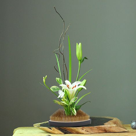 Bogenförmiger Blumenständer mit Nadeln aus Messing und Blei, Floristik-Accessoire, Bouquet-Arrangement, Größe L 11,3 x 5,8 x 2,5 cm (1/5)