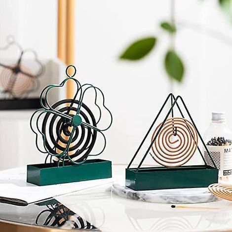 Stück kreativer Spiralenhalter, vierblättriges Kleeblatt und Dreieck, hängender Anti-Mücken-Metallspiralenhalter für Tischdekoration (1/5)