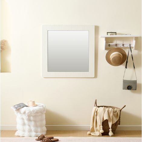 Quadratischer Wandspiegel 80x80 cm weiß in Holzoptik, Mdf-Rahmen mit vertikaler Streifenstruktur (1/5)