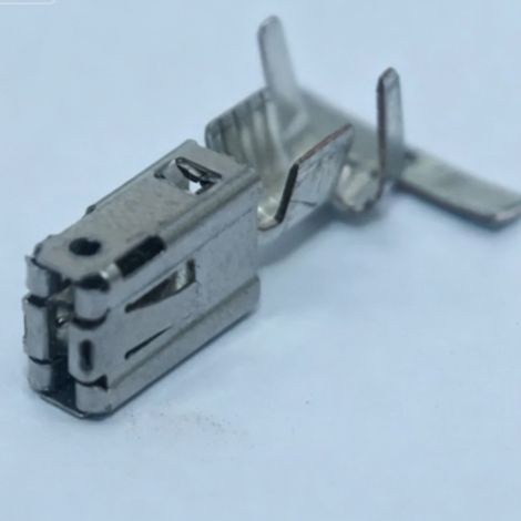 13976117 Automotive connectors, plugs, wiring harness terminals (1/2)