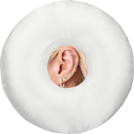 Oreiller de piercing d'oreille en satin pour les personnes dormant sur le côté, coussin de piercing soyeux avec trou d'oreille pour soulager les douleurs à la tête et aux oreilles, coussin (1/5)