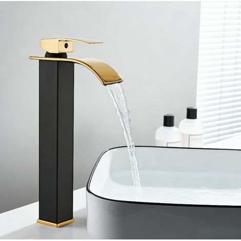 Robinet de salle de bain haut avec bec plat effet cascade et finition noire et or (flexibles de 60 cm inclus)  mitigeur eau chaude/froide de style européen à bec large. (1/5)