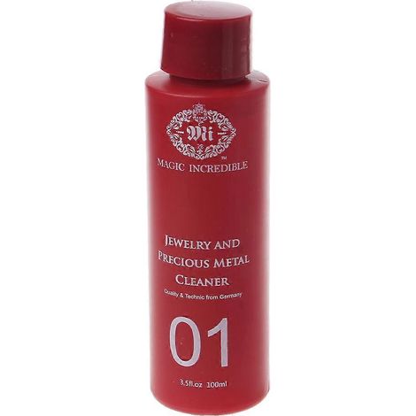 100 ml Schmuckreinigungsflüssigkeit stellt Glanz und Brillanz von Gold und Diamanten wieder her.
