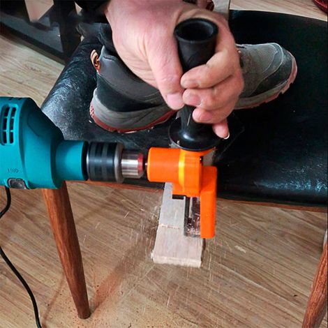 Aufsatzadapter für Säbelsägen: Wandelt eine Bohrmaschine in eine Säge zum Schneiden von Holz, Metall und PVC um. (1/5)