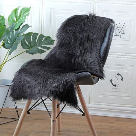 Tapis en peau de mouton, tapis moelleux en fausse fourrure, tapis universels de différentes tailles pour chambre, salon, fauteuil ou canapé (noir, 60 x 90 cm) (1/5)