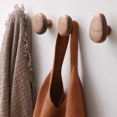 Lot de 4 patères en bois de noyer, ronds, décoratifs, en bois de hêtre et noyer, crochets muraux en bois pour serviettes, vestes, écharpes, sacs à dos (noyer foncé) (1/5)