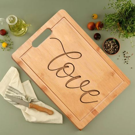 Planche à découper gravée "LOVE" – Cadeau mariage, fiançailles, anniversaire (1/5)
