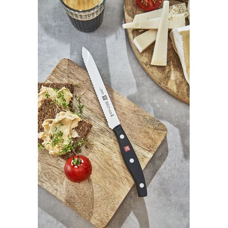 ZWILLING Coltello Universale, Lunghezza lama: 13 cm, Lama Seghettata, Acciaio Inox /Impugnatura in Plastica, Twin Pollux (1/4)