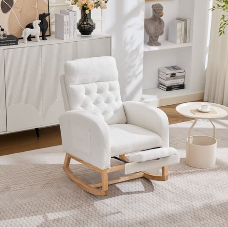 Fauteuil à bascule en bouclé blanc, repose-pieds réglable, poches latérales, bois, 65,6x123x102 cm (1/5)
