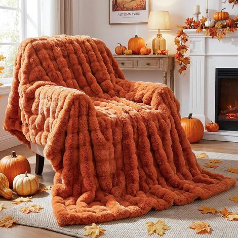 Plaid Bubble Orange 130x150 cm, Couverture 3D Bulles Douce & Moelleuse, Plaid Fausse Fourrure Lapin Luxe, Couverture Automne Hiver Canapé Lit Déco Cadeau pour Femme & Homme (1/5)
