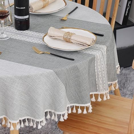 Nappe ronde 140 cm, grise, lavable, en lin et coton, résistante aux taches, avec pompons et broderie à rayures, idéale pour un anniversaire, un mariage ou une table basse.