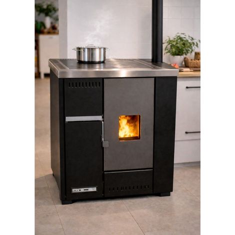 Punto Fuoco – Cuisinière à granulés 7.2 kW – Autonomie 16 kg – Volume de chauffe 70 à 160 m³ – Rendement 90-93% – Écran LCD et télécommande inclus