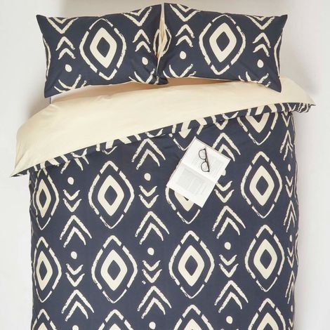 HOMESCAPES Black Aztec Digitally Printed Cotton Duvet Cover Set, Super King