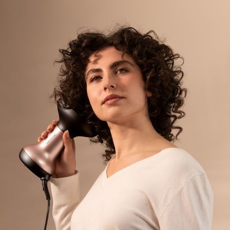Cecotec Secador Difusor de Pelo Bamba IoniCare MagiCurls Black. 800W, 3 Modos, Tecnología de Iones para Eliminar el Frizz, Di (1/5)