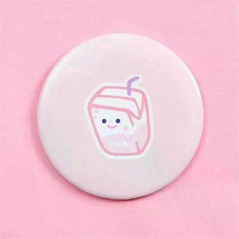 Miroir de courtoisie durable, tendance et créatif avec un joli motif de dessin animé. Accessoires de mode mini miroir de poche. Santé et beauté en plein essor. (1/4)
