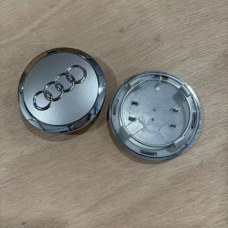 Satz mit 4 Radnabenkappen (69 mm) für Audi A3 A4L A6L Q2L Q3 Q5L, dekoratives Radnabenemblem, 4-teilige graue Radnabenkappen (1/2)
