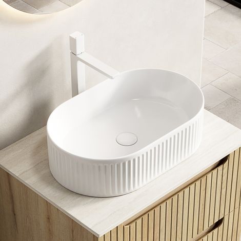 Vasque ovale céramique blanche 49 cm, lavabo salle de bain rayé, sans mitigeur ni siphon, sans plan vasque ni meuble, idéale pose à poser. (1/3)