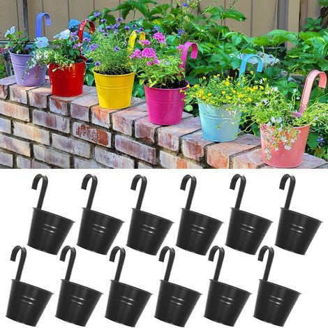 Lot de 12 pots de fleurs suspendus en métal, noirs, avec crochets amovibles pour rambarde, clôture ou balcon. Idéal pour la décoration de jardin.