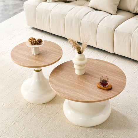 Set de 2 tables basses originales en forme de flacon, plateau bois aspect pierre de travertin, piètement métal laqué blanc, idéal salon et séjour, mobilier design haut de gamme. (1/5)