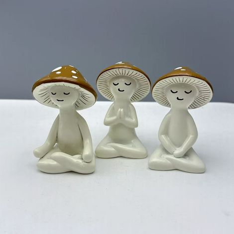 JSSEVN Juego de 3 estatuas de resina de hongos de yoga, linda decoración de mesa y decoración de plantas para oficina, sala de estar, estudio. (1/4)