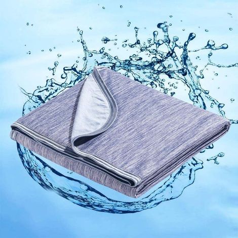 Kühlende Sommerdecke, wärmeabsorbierende Fasern, doppelseitig, leicht und weich – ideal für alle, denen nachts schnell warm wird. (1/5)