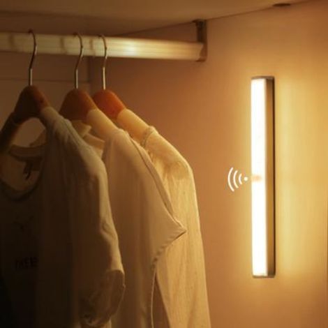 Projecteur LED, 21 cm, blanc chaud, détecteur de mouvement, intensité réglable, pour mettre en valeur les plafonds, les jardins, les façades ou les espaces extérieurs.-AquaForge (1/5)