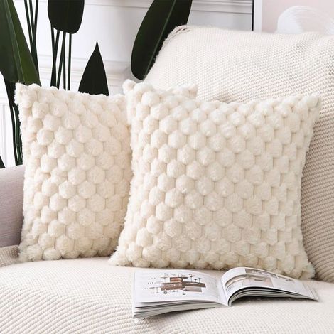 Lot de 2 Housses de Coussin Super Doux en Peluche en Fausse Fourrure Moderne Housse Beige 45x45 cm (coussins non inclus) (1/4)