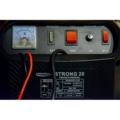 Caricatore deBatteria Prostownik Weldman Strong 20, 6V/12V con display LCD, alta potenza, ideale per i veicoli, facile de da usare, design robusto, perfetto per l'uso professionale.