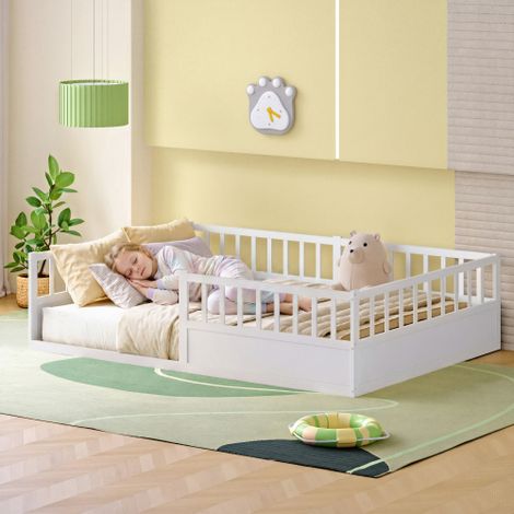 Letto/letto a pavimento per bambini in legno massello 140x200 cm con protezione anticaduta e base a doghe, letto/culla Montessori con lato aperto, letto singolo in pino bianco WL