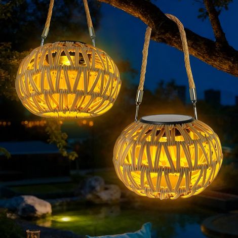 2 Lanterne Solaire Exterieur, Rotin Lampe Solaire Exterieur Decorative Jardin, IP65 Imperméable Lampion Suspension Solaire Exterieur, Lumiere Solaire Exterieur Pour Balcon Terrasse Exterieur (1/5)