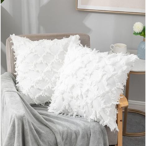 Lot de 2 housses de coussin à texture ondulée pour canapé, 45 x 45 cm, housse de coussin décorative ultra douce en fausse fourrure avec pompon pour salon, chambre et canapé (blanc) (1/5)