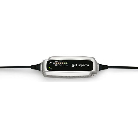 Cargador Husqvarna BC0.8 de 12 V y 1,2-32 Ah para baterías de tractor y cortacésped.