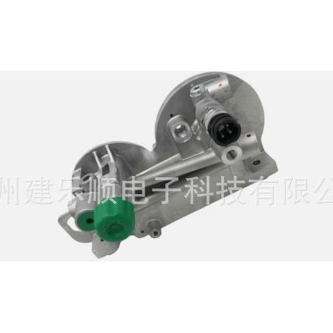 21870635 fuel filter is suitable for Volvo D11, D13, and D16B13R excavator mechanical parts. (1/4)