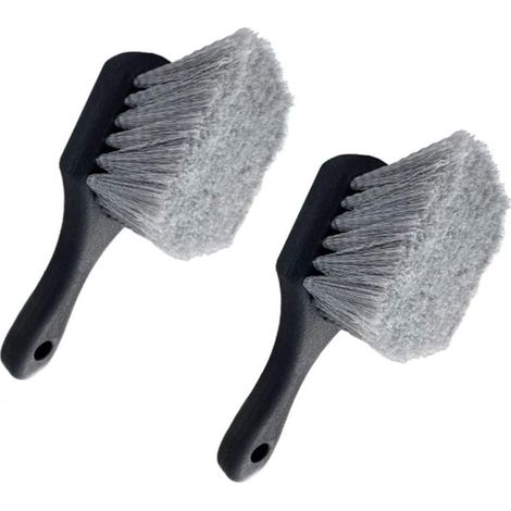 Set di 2 spazzole per pneumatici e cerchi con manico corto e setole morbide, ideali per la pulizia di ruote, cerchi, interni e terminali di scarico.