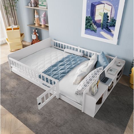 Kinderbett Kiefernholz/MDF Weiß 140x200 cm mit offenem Stauraum und zu öffnender Zauntür (1/5)