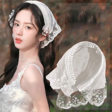 Diadema triangular de encaje blanco (1/3)