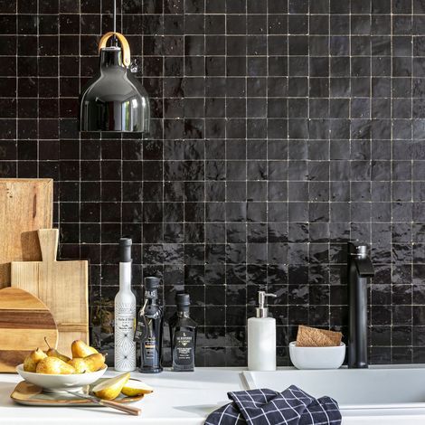 Zellige véritable Carrelage Artisanal - 5x5 cm - Noir Intense (vendu par plaque de 0,09 m² - 30x30 cm) (1/5)