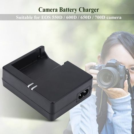 Caricabatterie per fotocamere Canon LP-E8 EOS 550D / 600D / 650D / 700D, spina europea. (1/3)