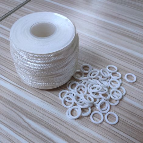 Einzelhandel mit 50 Meter langen weißen Zugschnüren, 100 weißen römischen Ringen und Anhängern für Zugschnüre von Jalousien. (1/5)