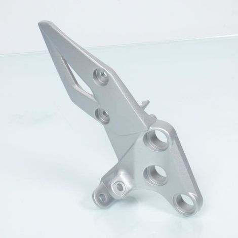 Platine de repose pied pilote droit origine pour Moto Suzuki 750 (1/2)